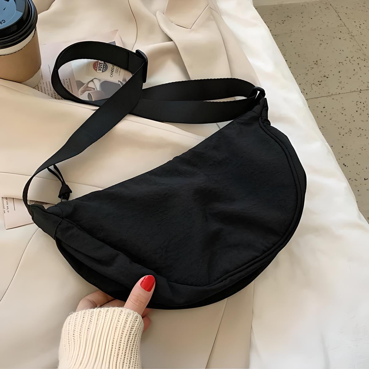 JETTIQ™ | Dumpling Crossbody Bag