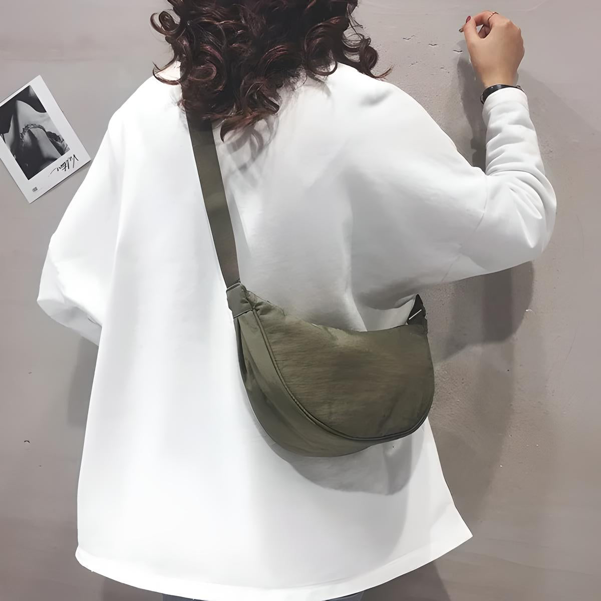 JETTIQ™ | Dumpling Crossbody Bag