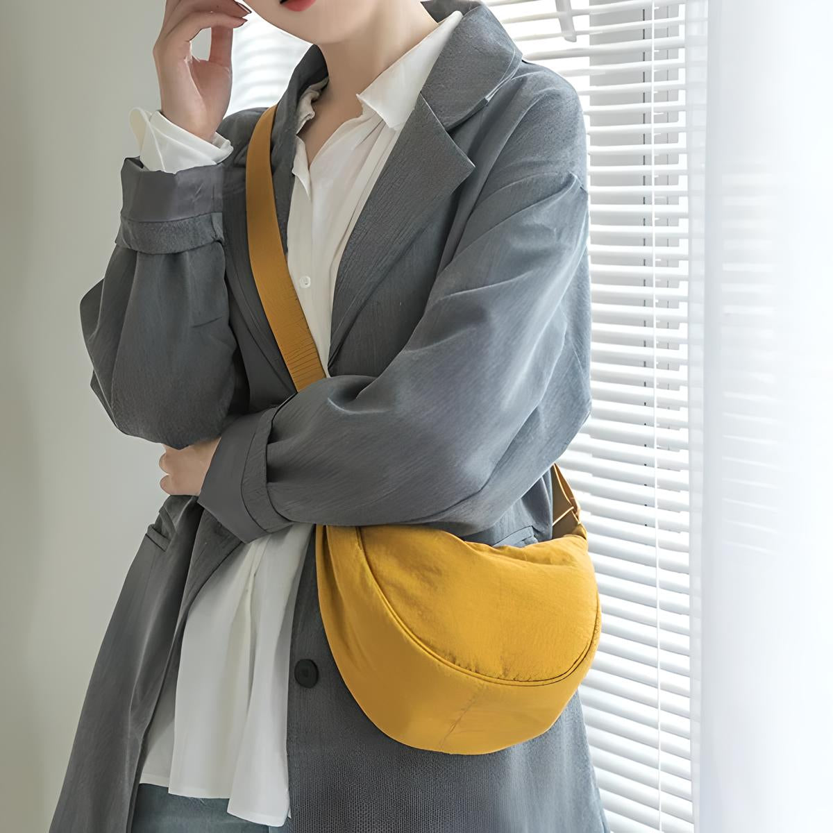 JETTIQ™ | Dumpling Crossbody Bag