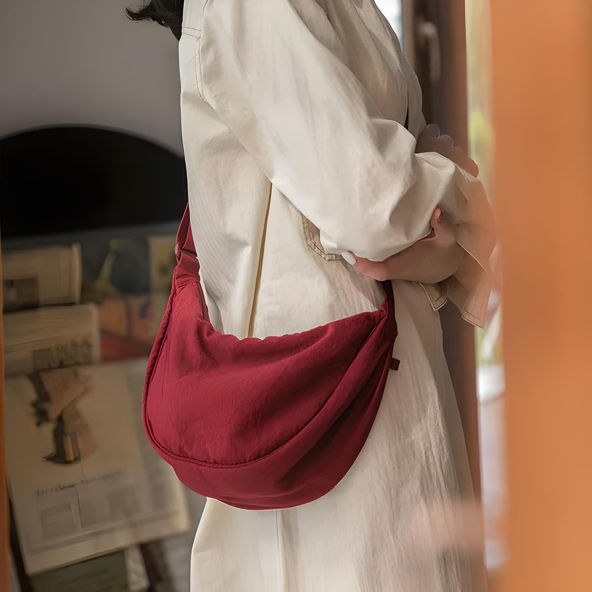 JETTIQ™ | Dumpling Crossbody Bag