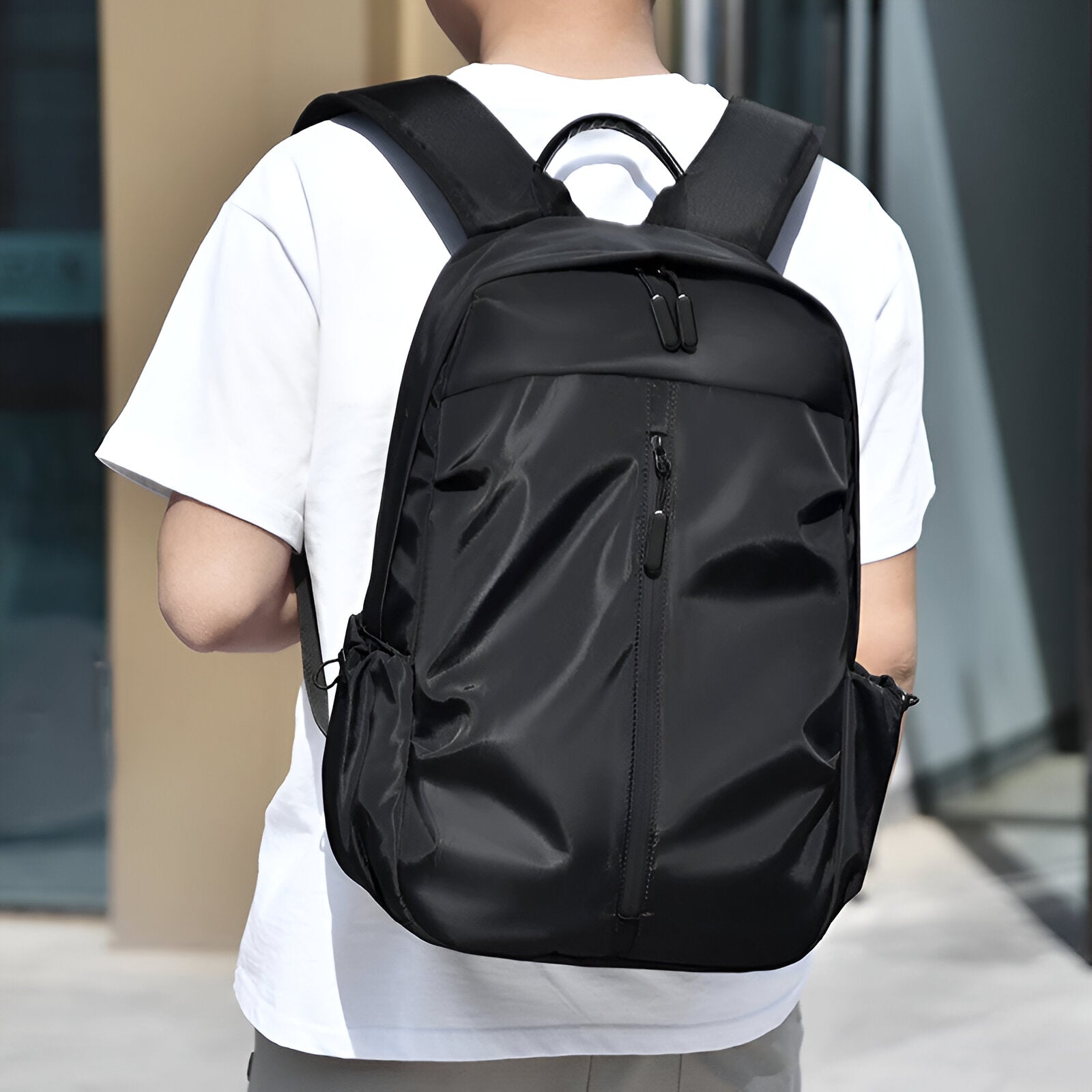 JETTIQ™ | Water-Resistant Charging Backpack