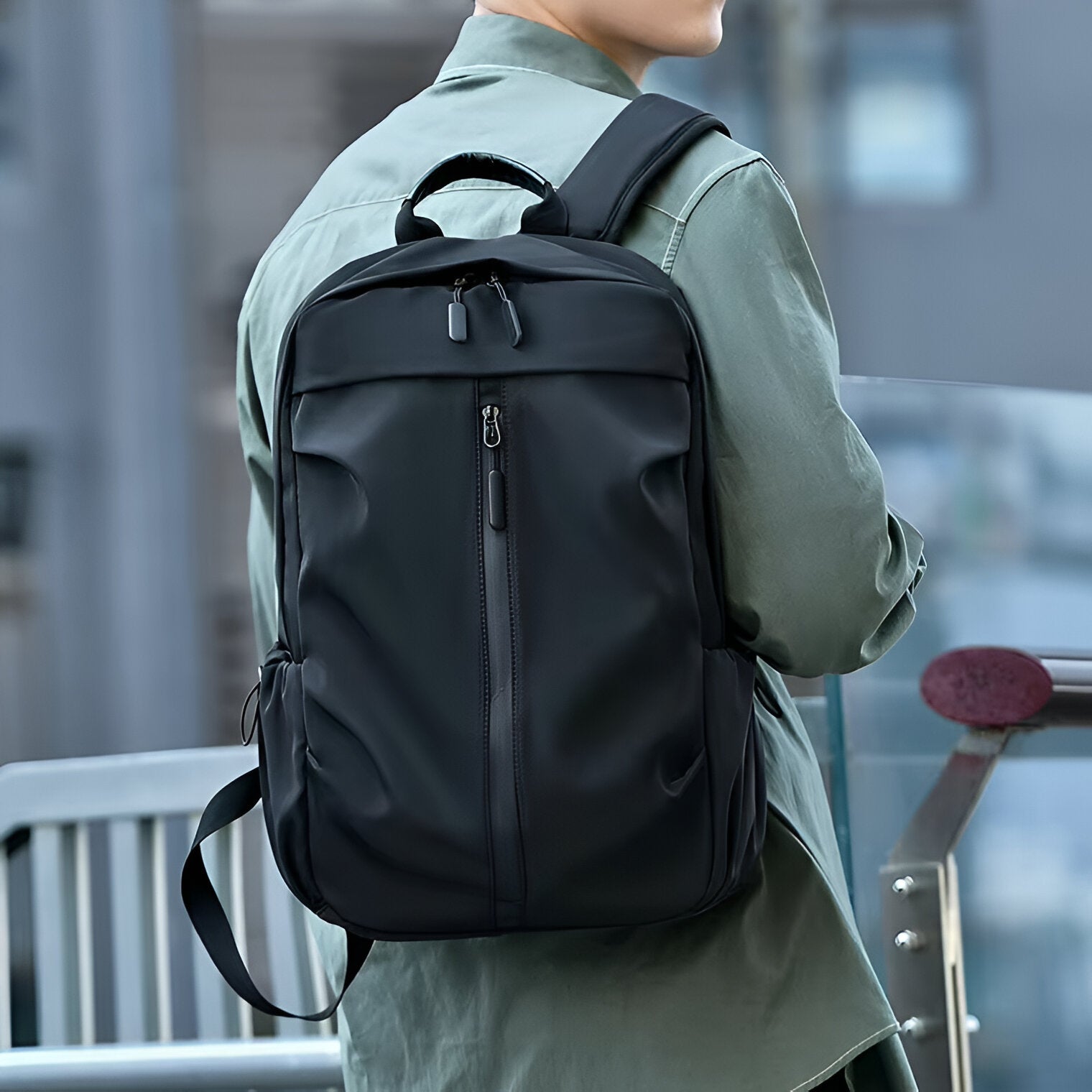 JETTIQ™ | Water-Resistant Charging Backpack